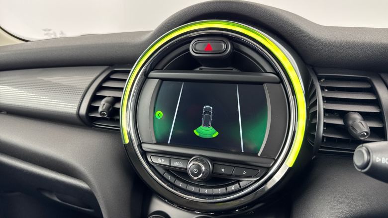 MINI Hatchback 1.5 Cooper Classic II 3dr [Comfort Pack] Petrol Hatchback